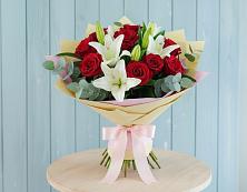 Букет цветов из:  Лилии и Розы в Литвиново