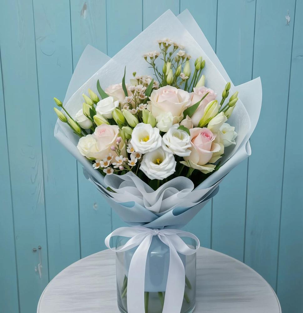 Букет цветов из: Розы и Лизиантусы в Литвиново