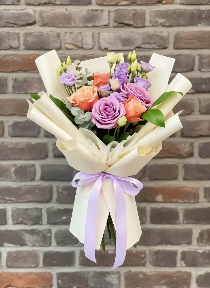 Букет цветов из: Лизиантусы и Розы в Литвиново