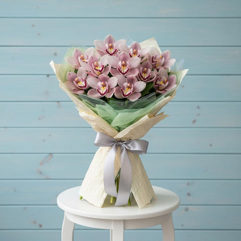 Букет цветов из: Орхидеи и Розы в Литвиново