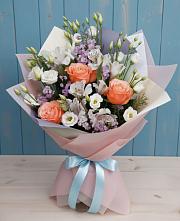 Букет цветов из:  Лизиантусы, Розы, Альстромерии и Гипсофила в Литвиново