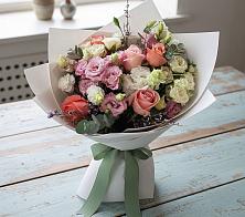 Букет цветов из:  Розы, Лизиантусы и Гвоздики в Литвиново