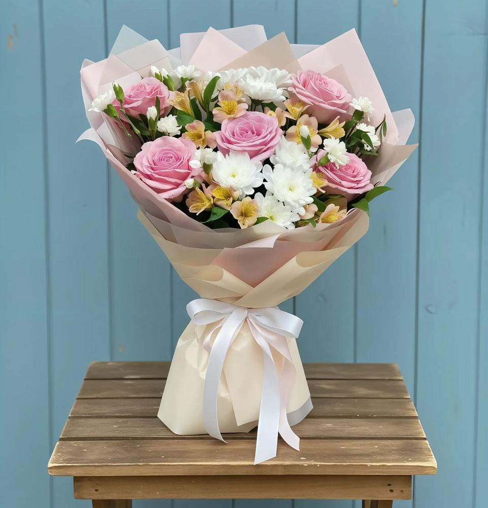 Букет цветов из: Гвоздики, Орхидеи и Розы в Литвиново