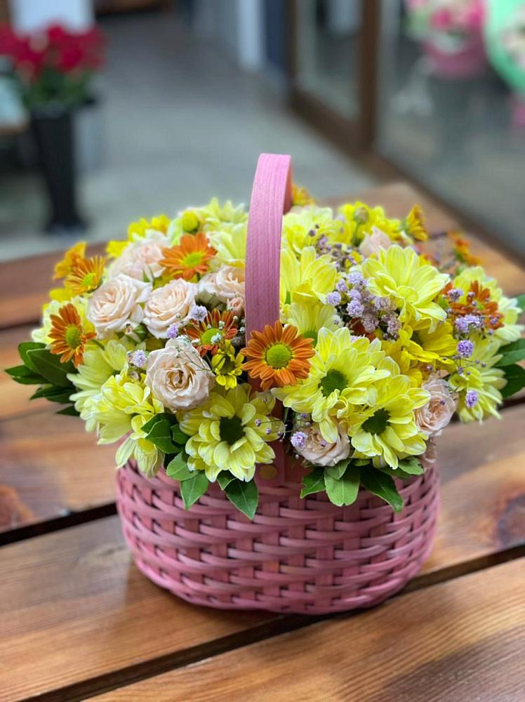 Цветочная композиция из Хризантемы и Розы в корзине в Литвиново