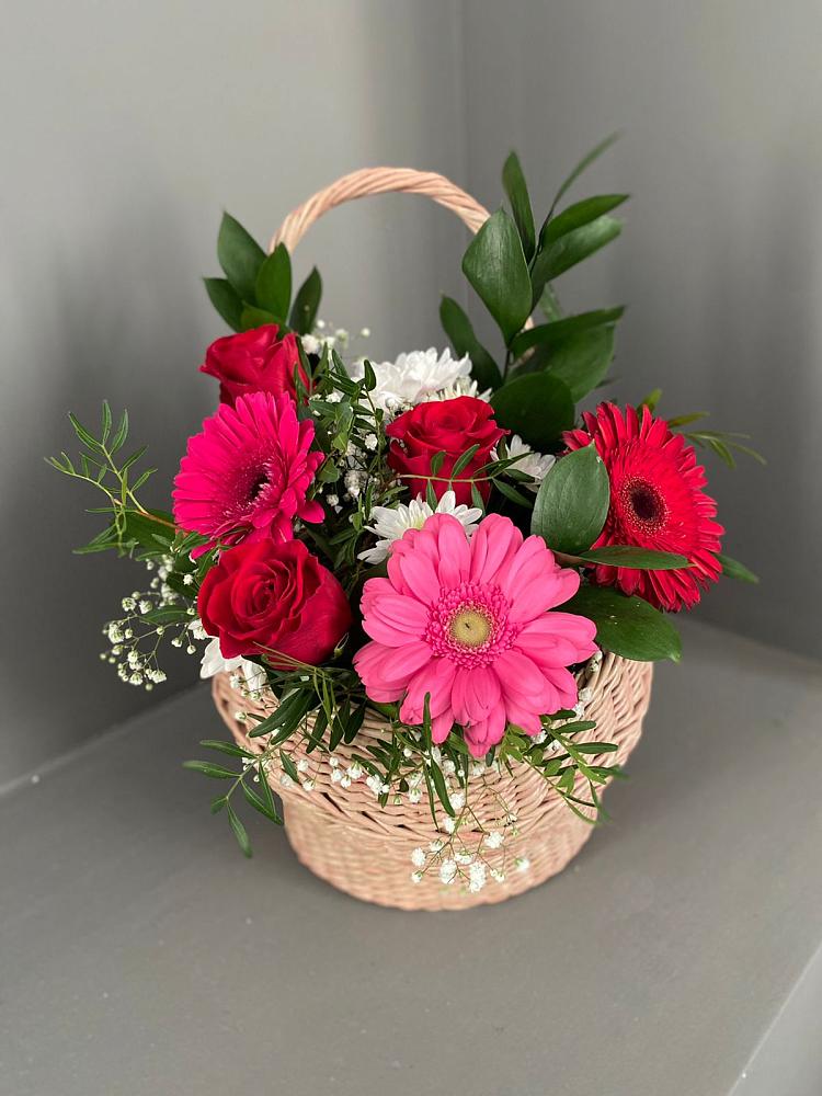 Цветочная композиция из Розы, Хризантемы и Герберы в корзине в Литвиново