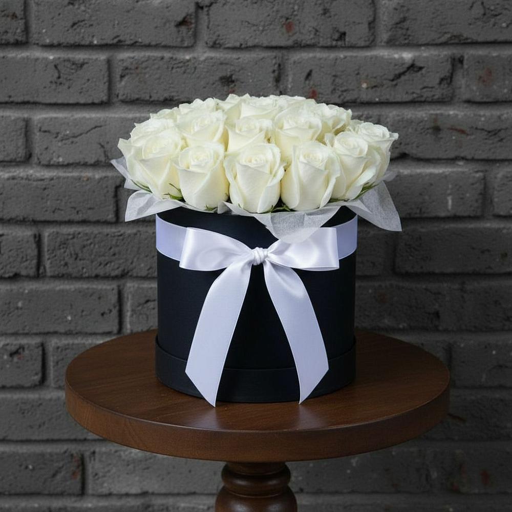 Цветочная композиция из Розы в шляпной коробке в Литвиново