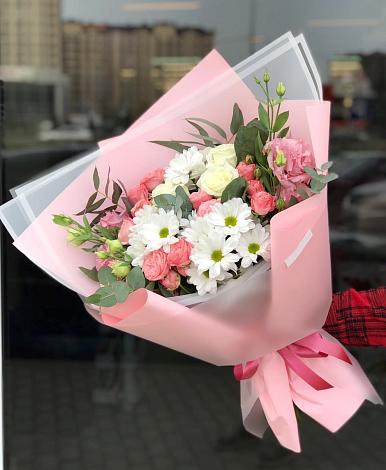 Букет цветов из: Розы, Лизиантусы и Хризантемы в Литвиново